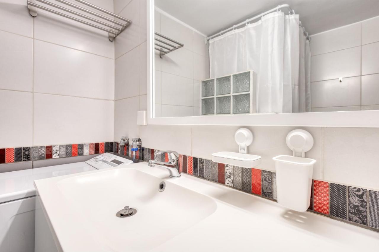 Modern 2-Bedroom Apt, 200M From The Acropolis Athena Bagian luar foto