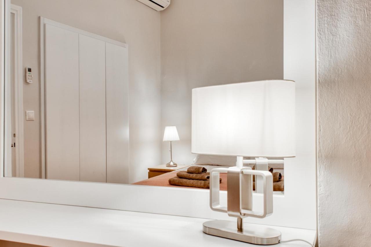 Modern 2-Bedroom Apt, 200M From The Acropolis Athena Bagian luar foto
