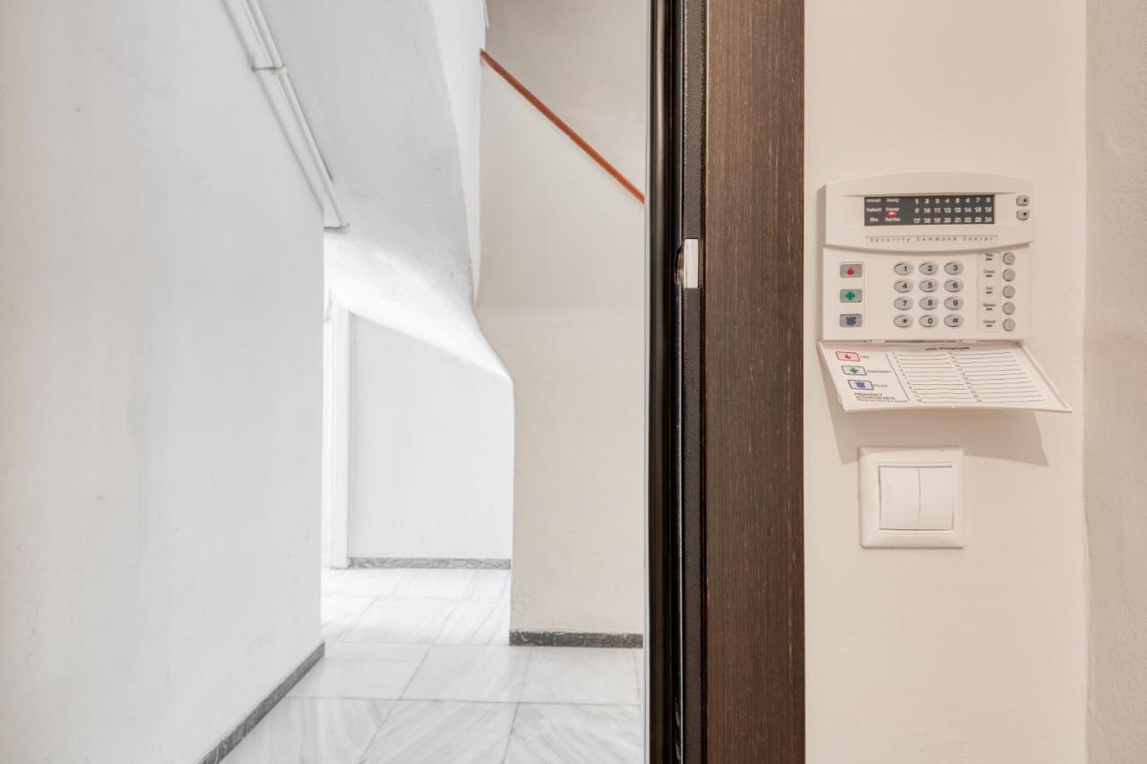 Modern 2-Bedroom Apt, 200M From The Acropolis Athena Bagian luar foto