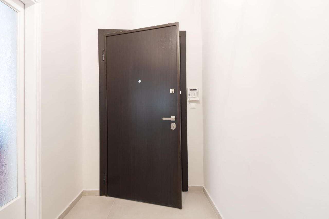 Modern 2-Bedroom Apt, 200M From The Acropolis Athena Bagian luar foto